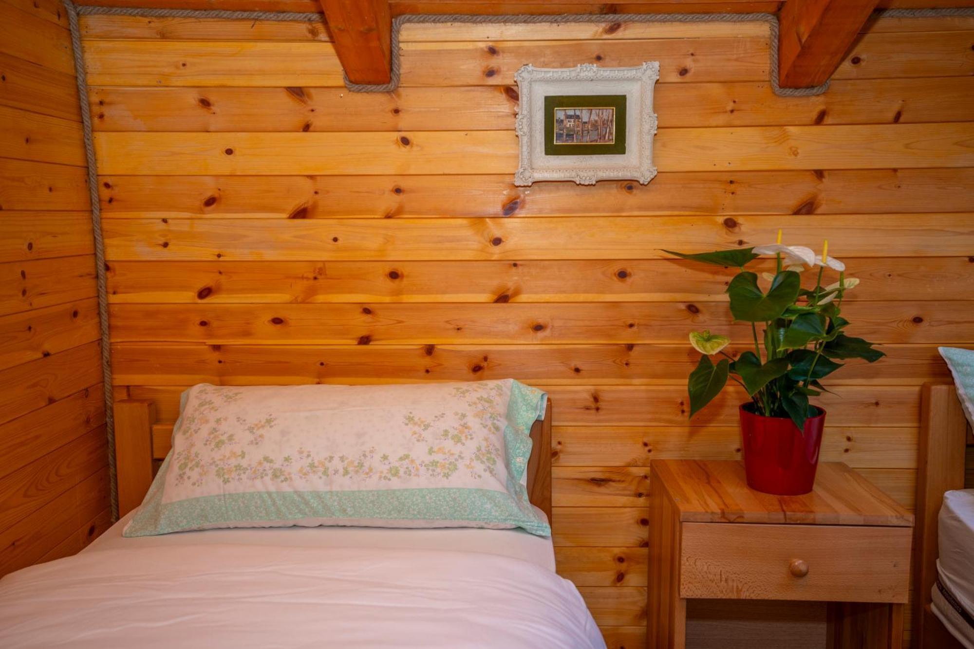 Bee Eco Guest House Moll' e Shoshit Extérieur photo